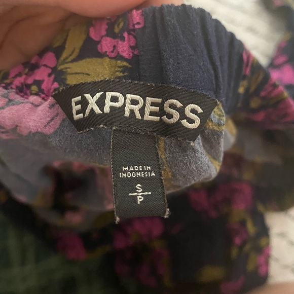 Express floral romper. - Picture 3 of 3